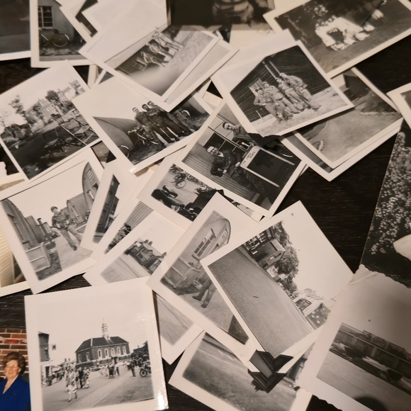 Vintage Black and White Photo Collection - Picture 3 of 16